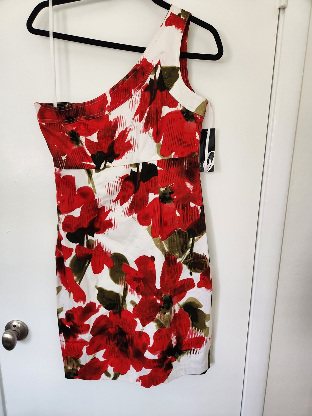 Nine West One-Shoulder Floral Sheath Dress in Red and White
